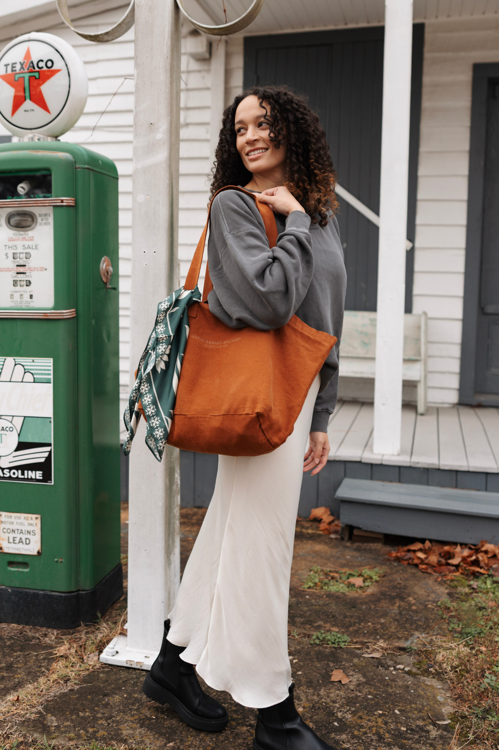 Highland Tote - Red Clay